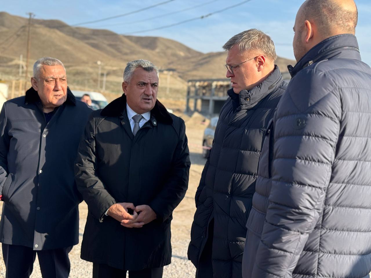 Губернатор Игорь Бабушкин проверил ход строительства детского сада в Азербайджанской Республике, который возводят при поддержке Астраханской области Губернатор Игорь Бабушкин проверил ход строительства детского сада в Азербайджанской Республике, который возводят при поддержке Астраханской области