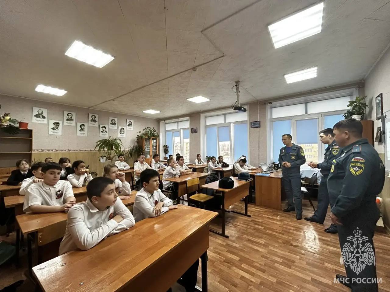 Уроки от профессионалoв. Огнеборцы, которые ежедневно сражаются с огнем, как никто другой знают, как важно соблюдать правила пожарной безопасности Уроки от профессионалoв. Огнеборцы, которые ежедневно сражаются с огнем, как никто другой знают, как важно соблюдать правила пожарной безопасности