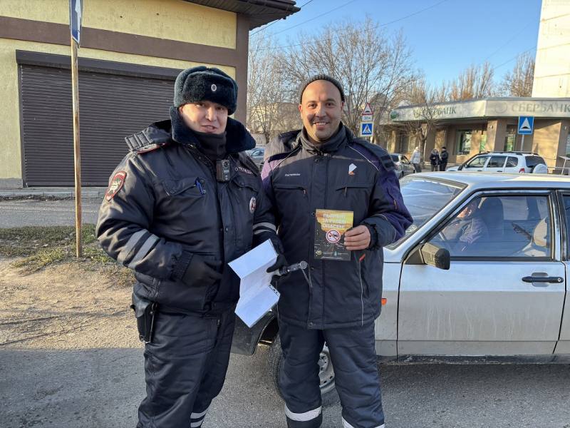 Дорожные полицейские призвали астраханцев вести здоровый образ жизни Дорожные полицейские призвали астраханцев вести здоровый образ жизни