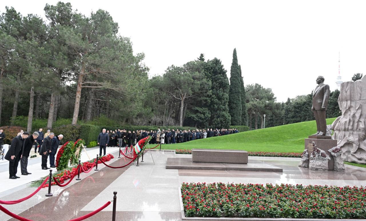 Губернатор Игорь Бабушкин проверил ход строительства детского сада в Азербайджанской Республике, который возводят при поддержке Астраханской области Губернатор Игорь Бабушкин проверил ход строительства детского сада в Азербайджанской Республике, который возводят при поддержке Астраханской области