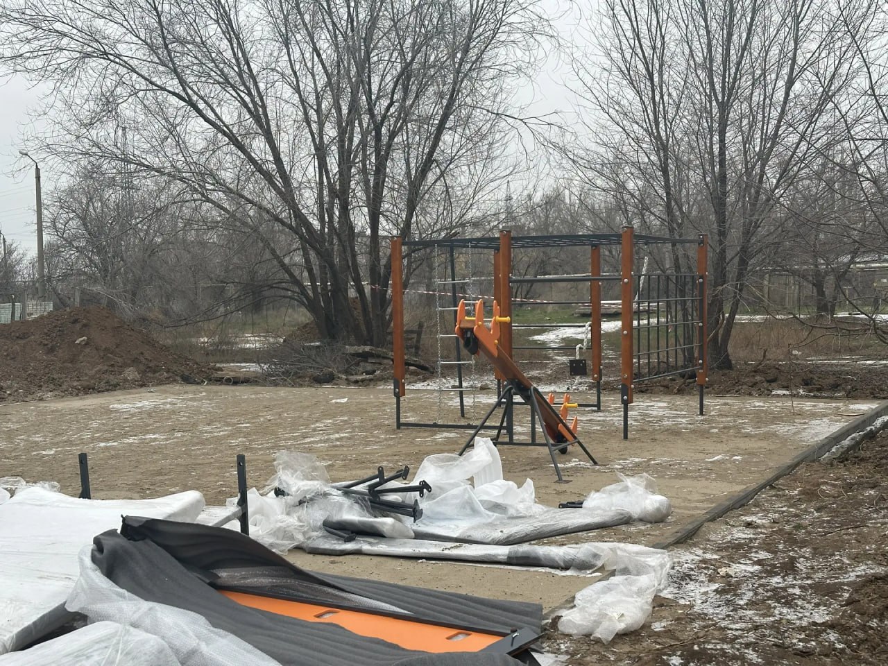 Новая детская площадка в Ахтубинске: Новая детская площадка в Ахтубинске: