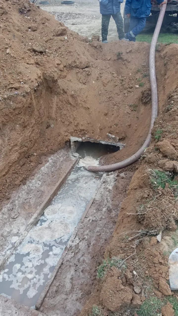 Уважаемые жители!. Специализированная бригада приступила к ремонтным работам на водопроводных сетях в мкрн