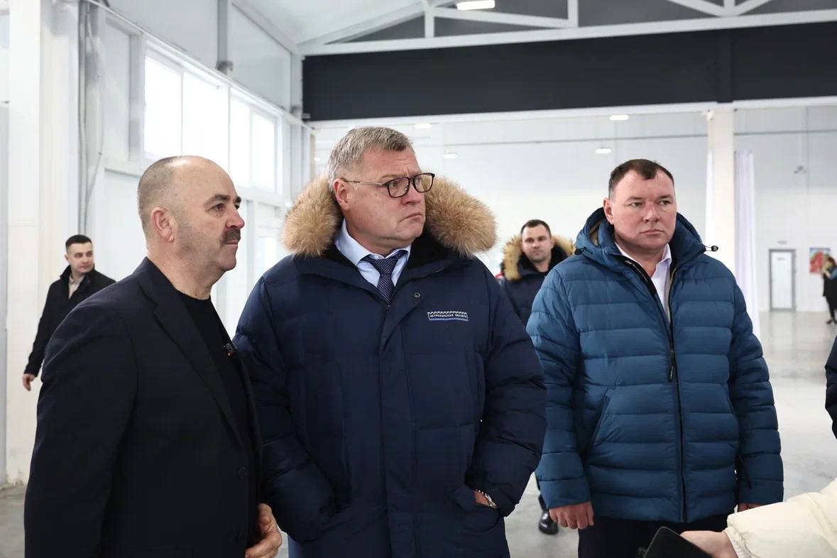 Астраханский губернатор посетил предприятие по изготовлению бронежилетов в Камызякском районе Астраханский губернатор посетил предприятие по изготовлению бронежилетов в Камызякском районе