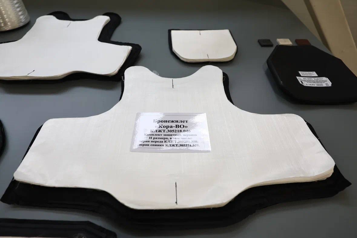 Астраханский губернатор посетил предприятие по изготовлению бронежилетов в Камызякском районе Астраханский губернатор посетил предприятие по изготовлению бронежилетов в Камызякском районе