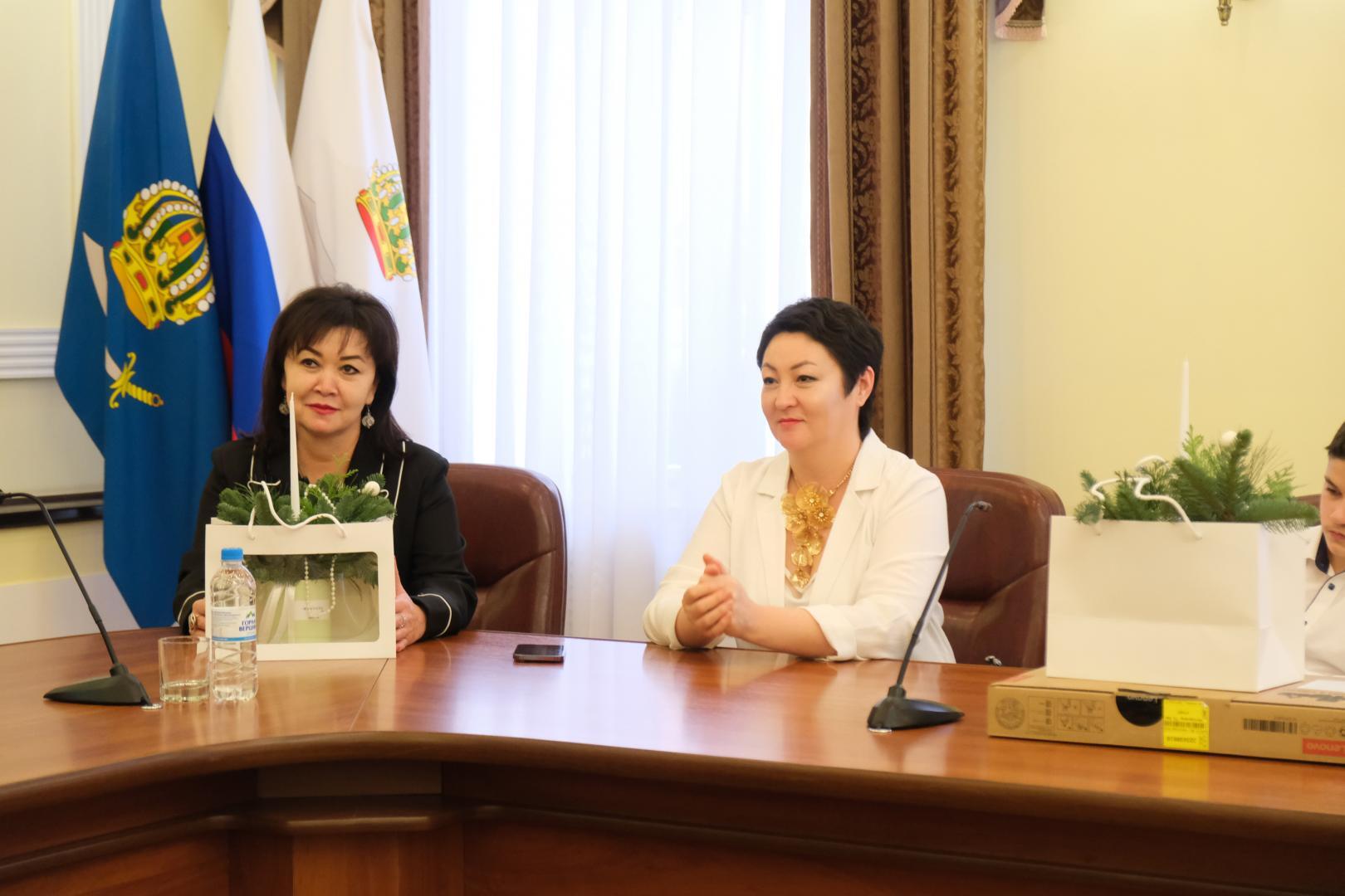 В Астрахани выбрали лучшего классного руководителя В Астрахани выбрали лучшего классного руководителя