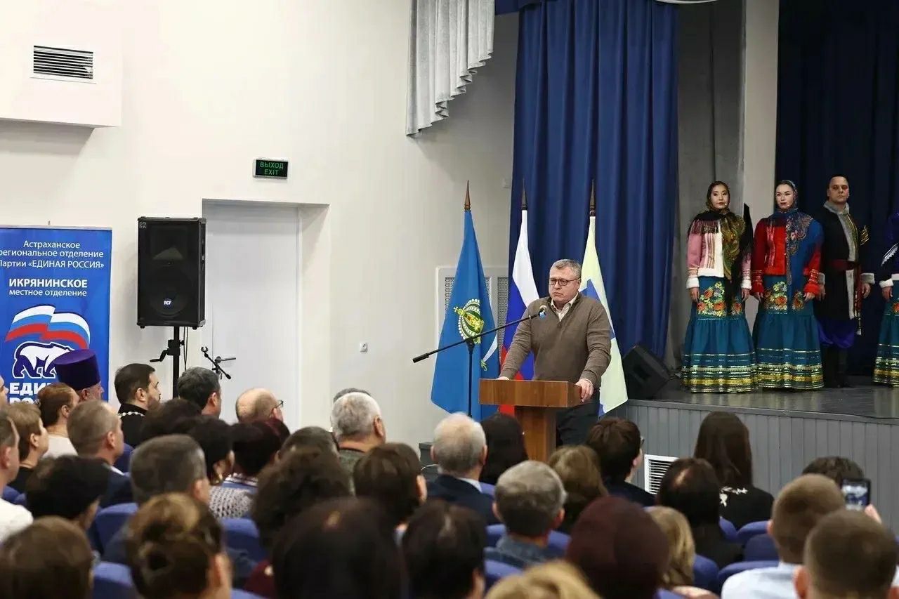 Губернатор Астраханской области Игорь Бабушкин открыл новый Дом культуры Губернатор Астраханской области Игорь Бабушкин открыл новый Дом культуры