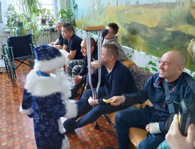 Астраханский соццентр «Вера» организовал новогодний концерт для бойцов СВО Астраханский соццентр «Вера» организовал новогодний концерт для бойцов СВО