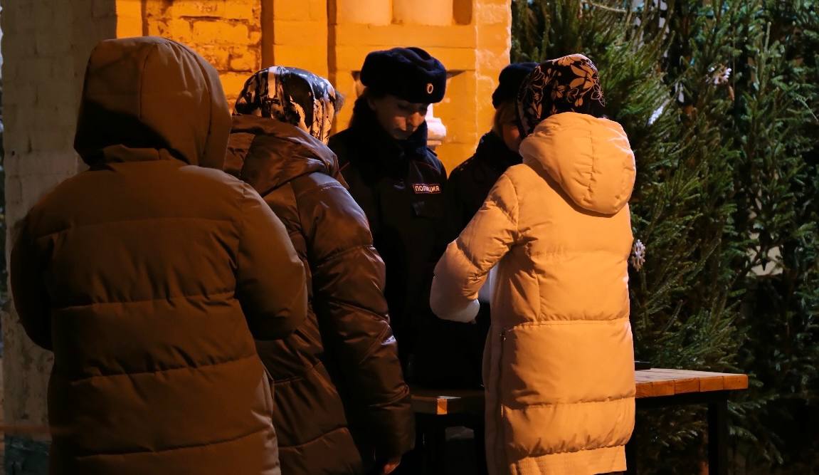 В ночь с 6 на 7 января и сегодня утром на территории всего региона проведены торжественные богослужения в церквях и храмах В ночь с 6 на 7 января и сегодня утром на территории всего региона проведены торжественные богослужения в церквях и храмах