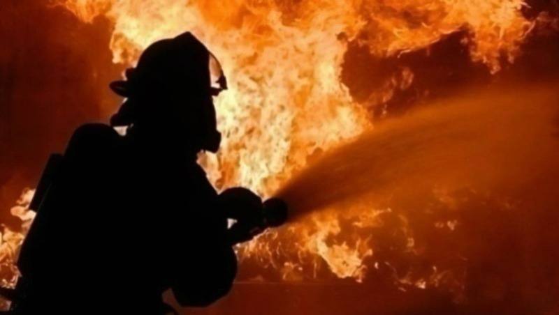 В Астрахани при пожаре погибла женщина