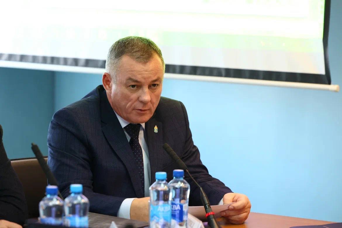 Осужденный за взятку бывший глава Ахтубинского района отправился на СВО