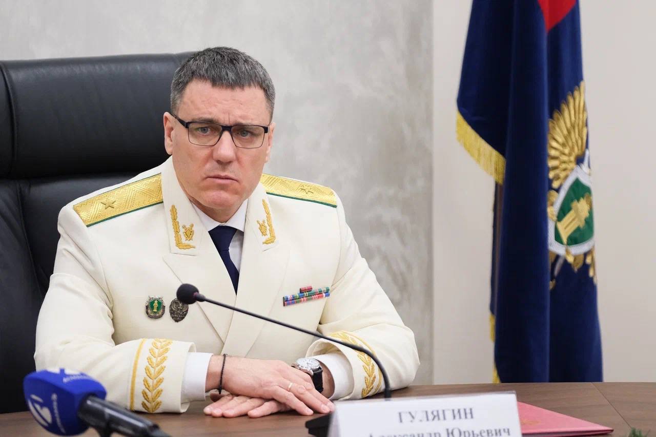 Александр Гулягин в интервью газете «Комсомолец Каспия» рассказал на какие проблемы региона уже обратил внимание