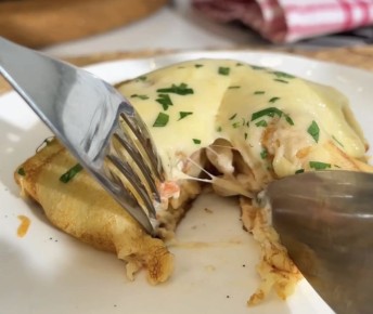 Блинчики с начинкой Цезарь: уникальный рецепт для Масленицы