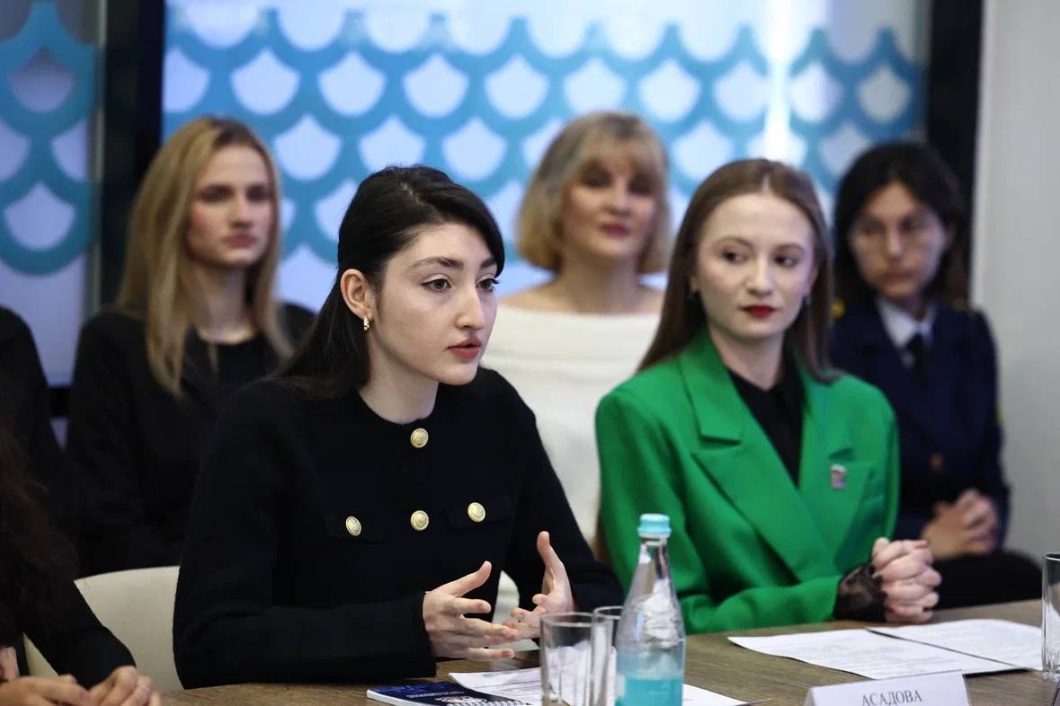 Астраханские студенты обсудили с Игорем Бабушкиным реализацию проектов и планы на будущее Астраханские студенты обсудили с Игорем Бабушкиным реализацию проектов и планы на будущее