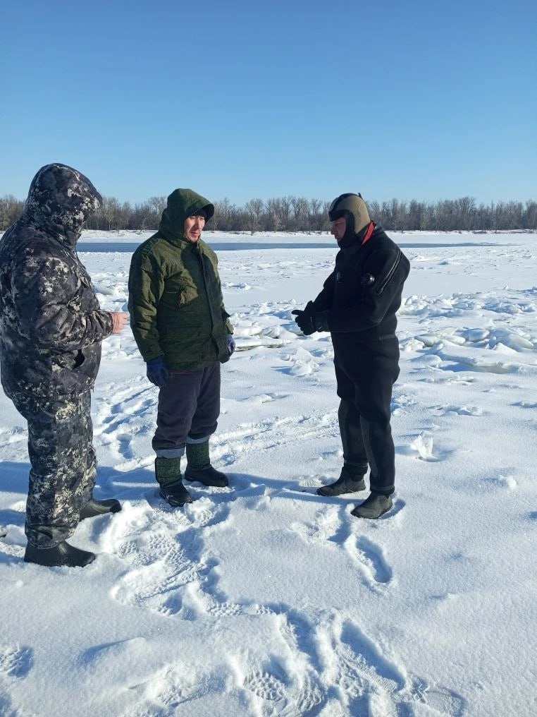 В Астраханской области спасли мужчину, провалившегося под лёд