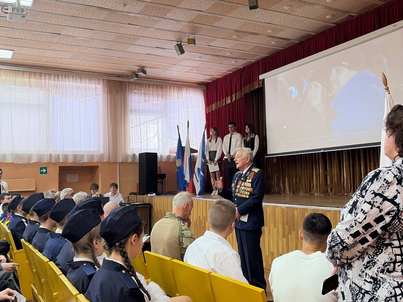 27 января 1944 года – день, когда трагическая симфония блокадного Ленинграда, звучавшая 872 дня, умолкла навсегда, но эхо её скорби впечаталось в сердца поколений, напоминая о нечеловеческих испытаниях и несокрушимой силе... 27 января 1944 года – день, когда трагическая симфония блокадного Ленинграда, звучавшая 872 дня, умолкла навсегда, но эхо её скорби впечаталось в сердца поколений, напоминая о нечеловеческих испытаниях и несокрушимой силе...