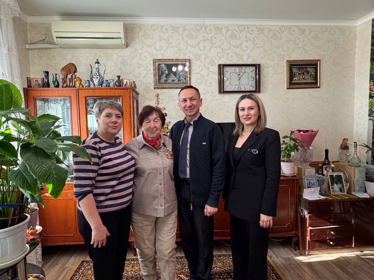 27 января 1944 года – день, когда трагическая симфония блокадного Ленинграда, звучавшая 872 дня, умолкла навсегда, но эхо её скорби впечаталось в сердца поколений, напоминая о нечеловеческих испытаниях и несокрушимой силе... 27 января 1944 года – день, когда трагическая симфония блокадного Ленинграда, звучавшая 872 дня, умолкла навсегда, но эхо её скорби впечаталось в сердца поколений, напоминая о нечеловеческих испытаниях и несокрушимой силе...