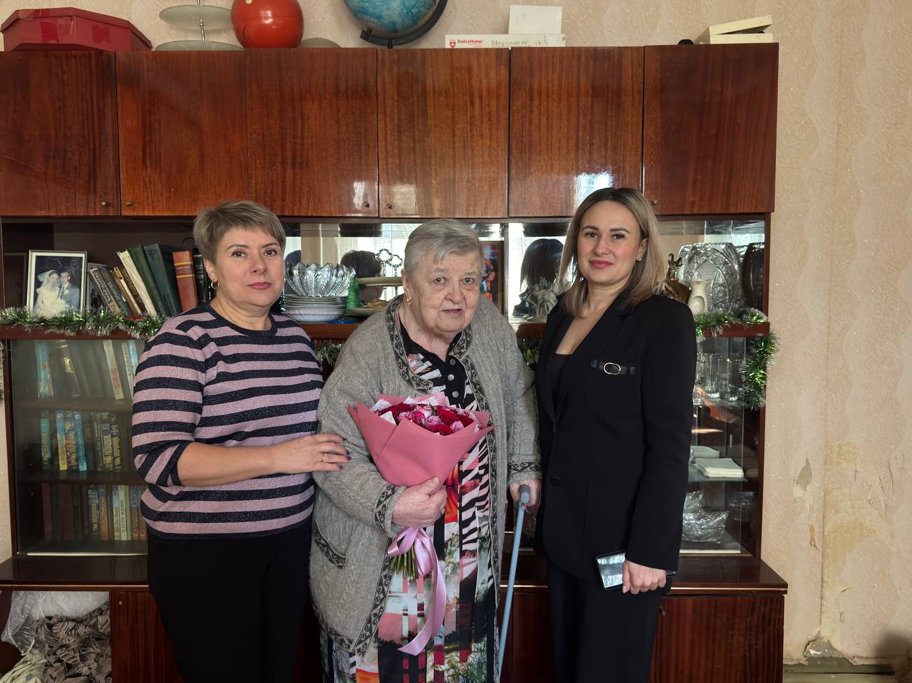 27 января 1944 года – день, когда трагическая симфония блокадного Ленинграда, звучавшая 872 дня, умолкла навсегда, но эхо её скорби впечаталось в сердца поколений, напоминая о нечеловеческих испытаниях и несокрушимой силе... 27 января 1944 года – день, когда трагическая симфония блокадного Ленинграда, звучавшая 872 дня, умолкла навсегда, но эхо её скорби впечаталось в сердца поколений, напоминая о нечеловеческих испытаниях и несокрушимой силе...