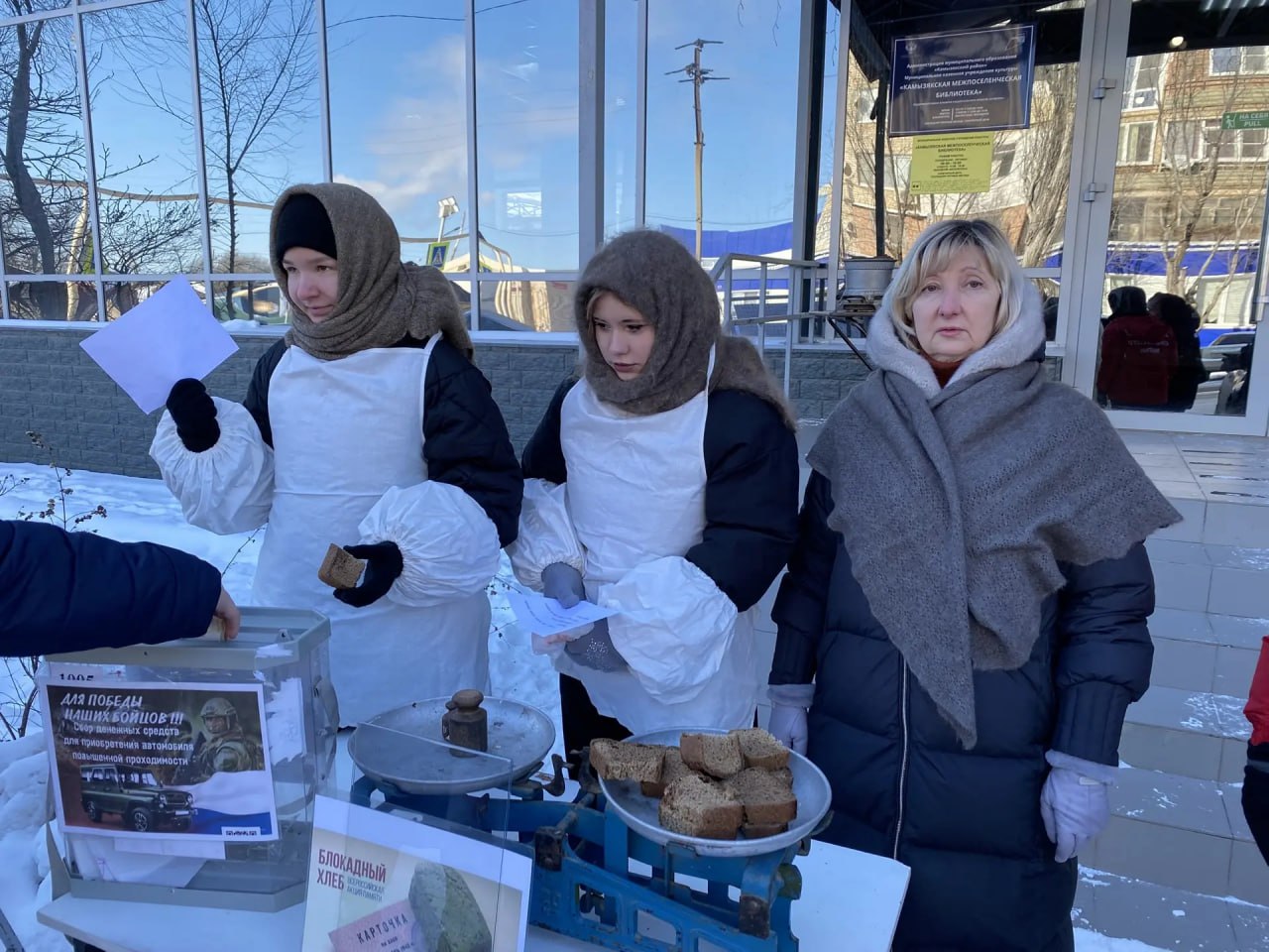 27 января 1944 года – день, когда трагическая симфония блокадного Ленинграда, звучавшая 872 дня, умолкла навсегда, но эхо её скорби впечаталось в сердца поколений, напоминая о нечеловеческих испытаниях и несокрушимой силе... 27 января 1944 года – день, когда трагическая симфония блокадного Ленинграда, звучавшая 872 дня, умолкла навсегда, но эхо её скорби впечаталось в сердца поколений, напоминая о нечеловеческих испытаниях и несокрушимой силе...