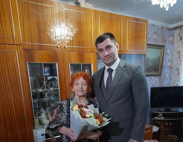 Замминистра соцразвития и труда Астраханской области навестил жительницу блокадного Ленинграда Тамару Виноградову