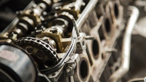 Большинство россиян предпочитают гаражи официальным автосервисам