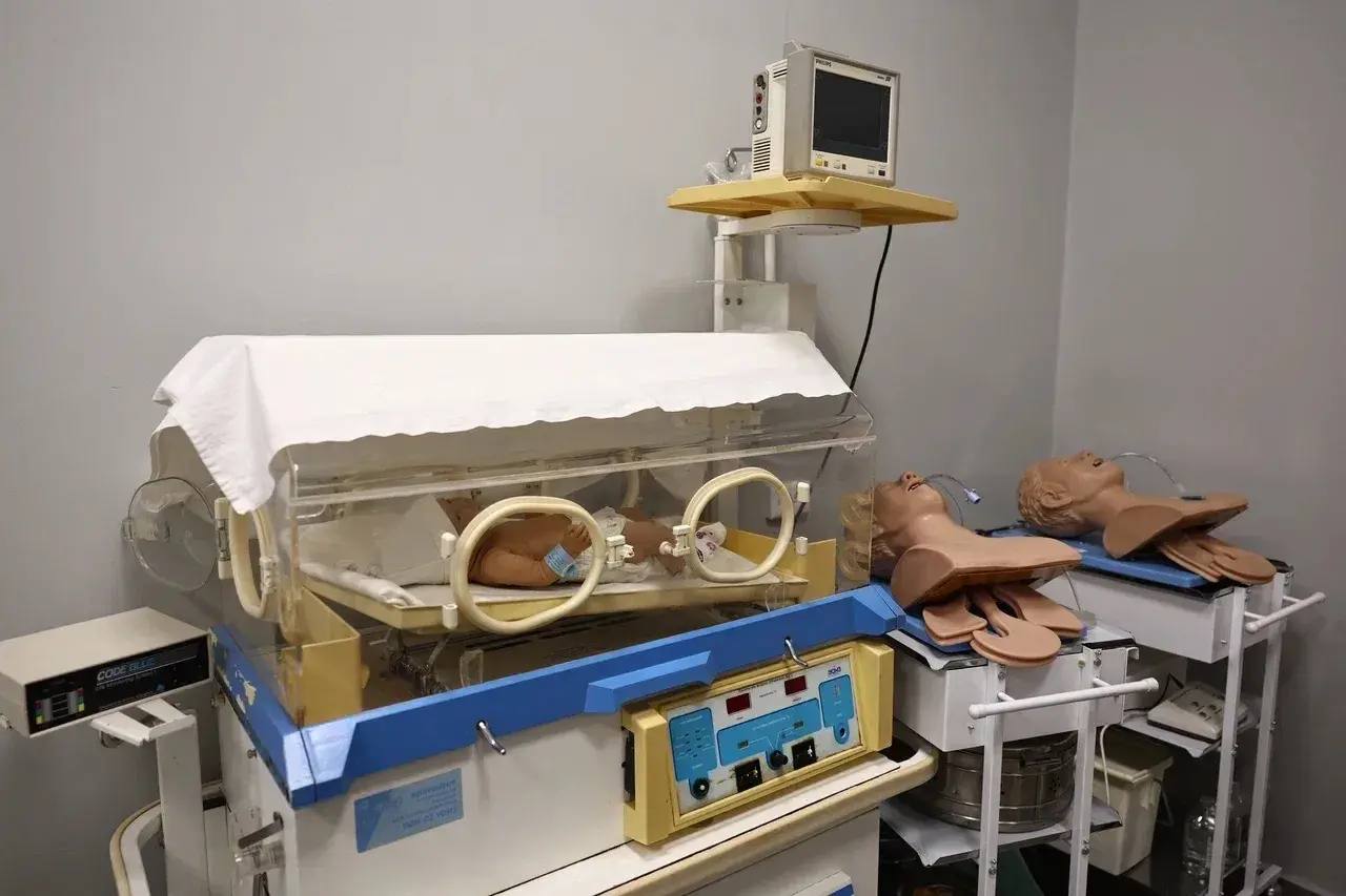 В Астраханском медицинском колледже завершили капитальный ремонт актового зала и обновили симуляционный центр В Астраханском медицинском колледже завершили капитальный ремонт актового зала и обновили симуляционный центр