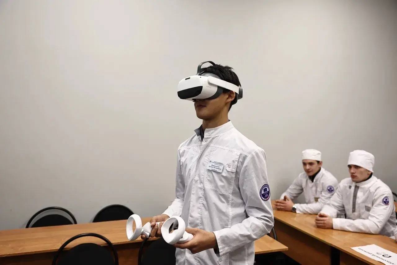 В Астраханском медицинском колледже завершили капитальный ремонт актового зала и обновили симуляционный центр В Астраханском медицинском колледже завершили капитальный ремонт актового зала и обновили симуляционный центр