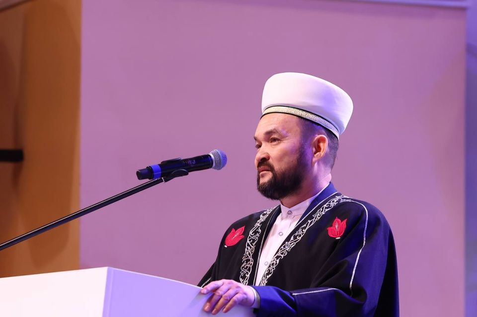 Рауф-хазрат Джантасов поддержал позицию Верховного муфтия России о публичном намазе