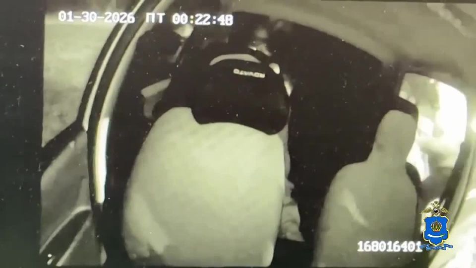 Госавтоинспекторы из Астраханской области оперативно доставили в больницу малышку, нуждающуюся в экстренной медицинской помощи