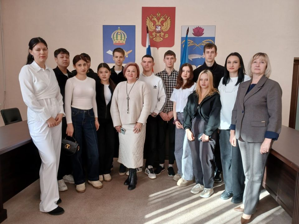 В Камызякском районе прошел круглый стол со студентами сельскохозяйственного колледжа, которые в этом году впервые примут участие в выборах