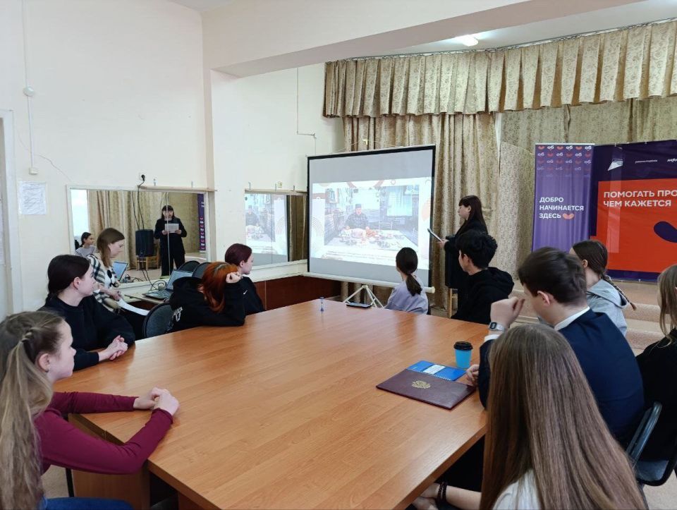В Добро.Центре ЗАТО Знаменск в рамках открытия Года единства народов России состоялось яркое и познавательное событие - увлекательная интеллектуальная игра «Этнографический лабиринт: Что? Где? Когда?», организованная членом...