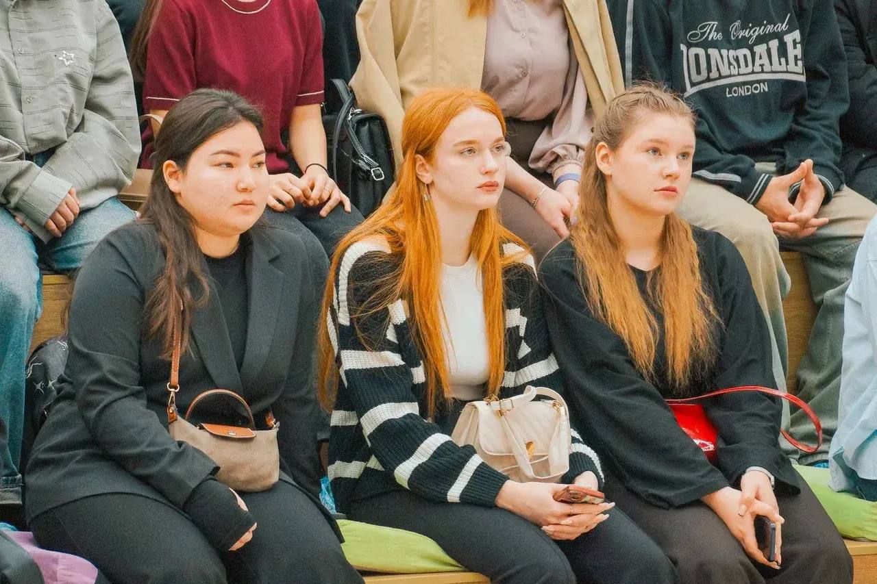 В Астрахани обсудили вопросы профилактики экстремизма в детской и молодёжной среде после просмотра фильма «Предательство» В Астрахани обсудили вопросы профилактики экстремизма в детской и молодёжной среде после просмотра фильма «Предательство»