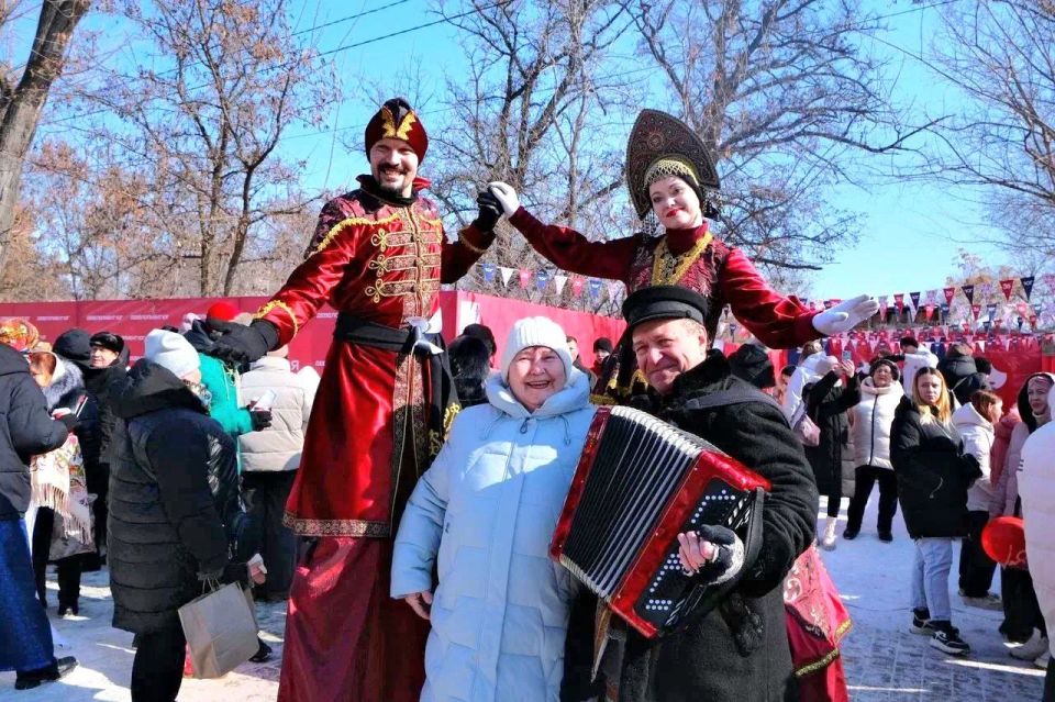 Администрация Астрахани приглашает присоединиться к веселому и душевному празднику, символизирующему приход весны и прощание с зимой - уже завтра, 16 февраля, на площади Ленина пройдут народные гуляния в честь Масленицы