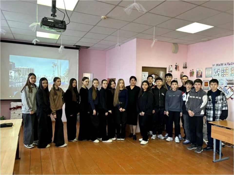 В Татаробашмаковской СОШ прошел интеллектуальный библио-квиз «Твое право, избиратель!», который провела секретарь УИК № 1421 Альфия Ахмедова при поддержке ТИК Приволжского района