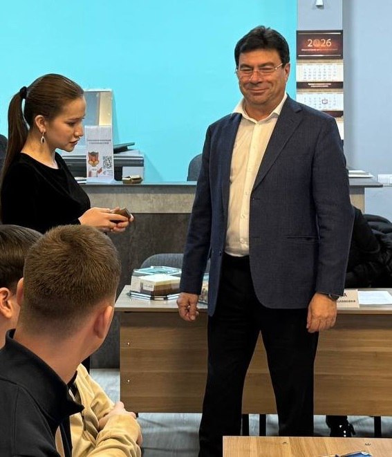 Председатель избирательной комиссии Астраханской области Владимир Золотокопов и секретарь Владимир Расламбеков в качестве членов жюри приняли участие в конкурсе «Знатоки избирательного права», который состоялся в формате... Председатель избирательной комиссии Астраханской области Владимир Золотокопов и секретарь Владимир Расламбеков в качестве членов жюри приняли участие в конкурсе «Знатоки избирательного права», который состоялся в формате...