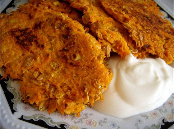 Нежные морковные котлеты с хрустящими мюсли