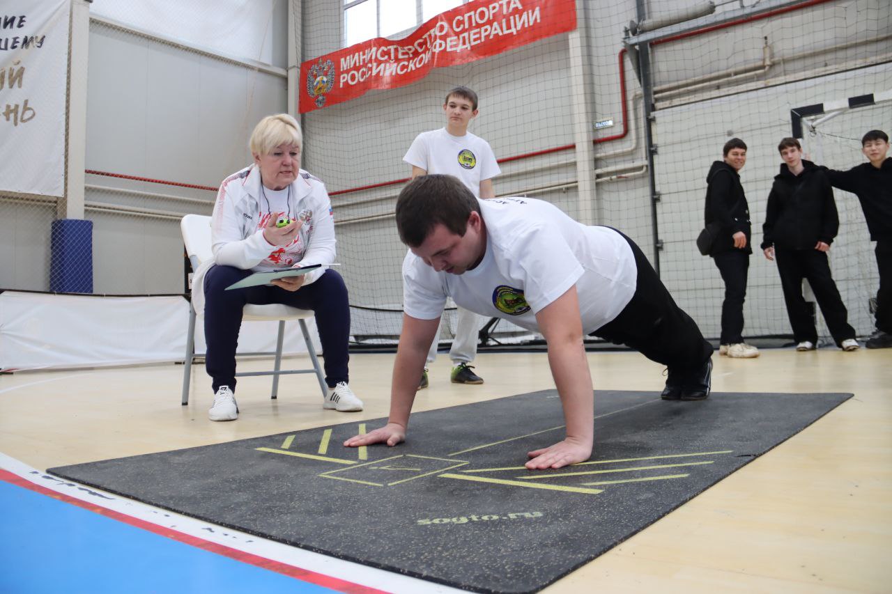 В Астрахани состоялся спортивный праздник для защитников Отечества и их детей - фестиваль «За Родину! За Спорт!» В Астрахани состоялся спортивный праздник для защитников Отечества и их детей - фестиваль «За Родину! За Спорт!»