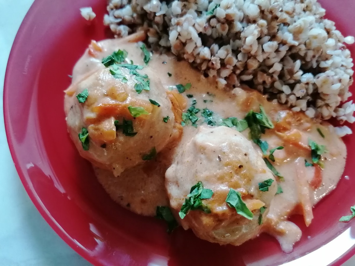 Нежные тефтели в духовке: просто, быстро и вкусно