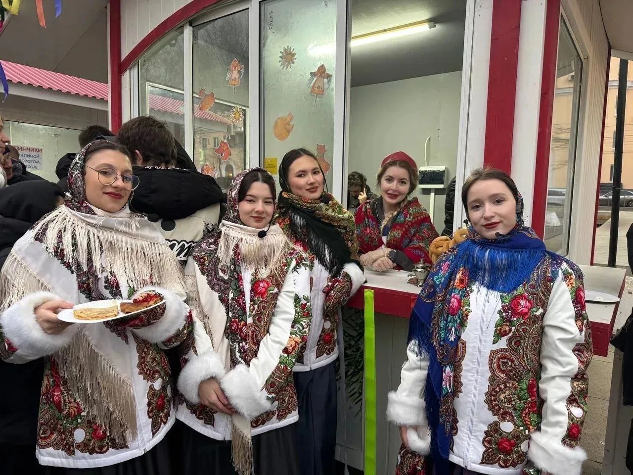 Игорь Редькин: Уважаемые астраханцы! Приглашаю вас отметить последний день Масленицы вместе с нами на площади Ленина в это воскресенье Игорь Редькин: Уважаемые астраханцы! Приглашаю вас отметить последний день Масленицы вместе с нами на площади Ленина в это воскресенье