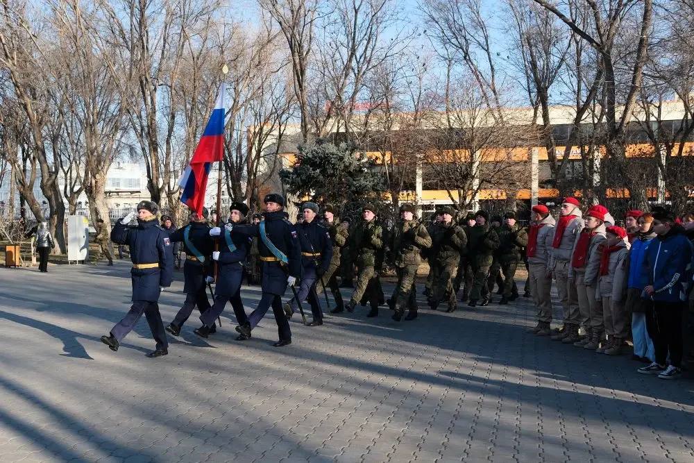 В День защитника Отечества Игорь Бабушкин почтил память погибших воинов