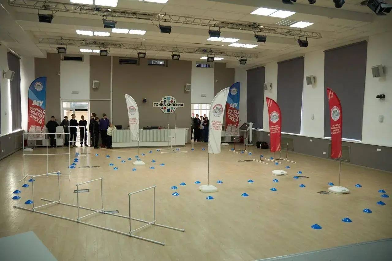 В Астрахани провели двухдневный фестиваль «Гонки дронов», приуроченный ко Дню защитника Отечества В Астрахани провели двухдневный фестиваль «Гонки дронов», приуроченный ко Дню защитника Отечества