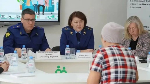 Прокурор Астраханской области провел личный прием жителей Икрянинского района