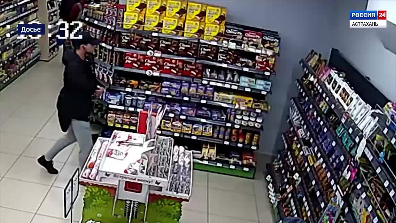 В Астрахани две местные жительницы хотели вынести из супермаркета продукты, не оплатив их на кассе