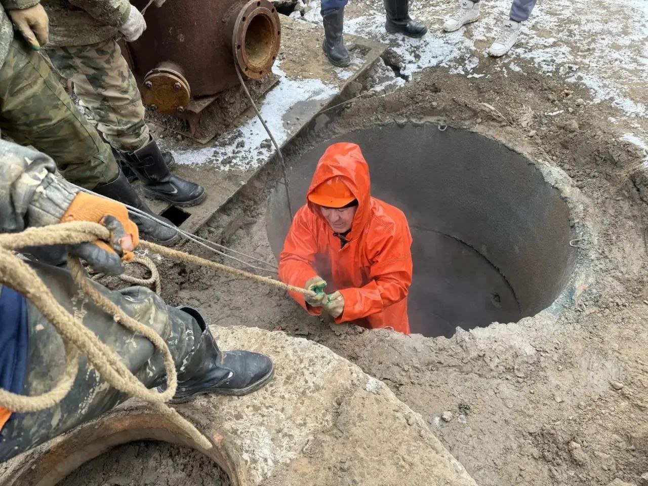 В Астрахани обновляют коммунальные сети В Астрахани обновляют коммунальные сети