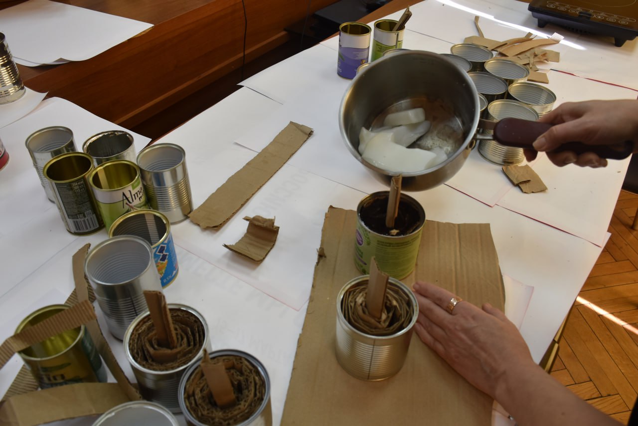 Сегодня представители избирательных комиссий всех уровней в очередной раз объединились ради благородной цели: поддержать наших защитников на передовой и передать им частичку самого настоящего тепла! Сегодня представители избирательных комиссий всех уровней в очередной раз объединились ради благородной цели: поддержать наших защитников на передовой и передать им частичку самого настоящего тепла!