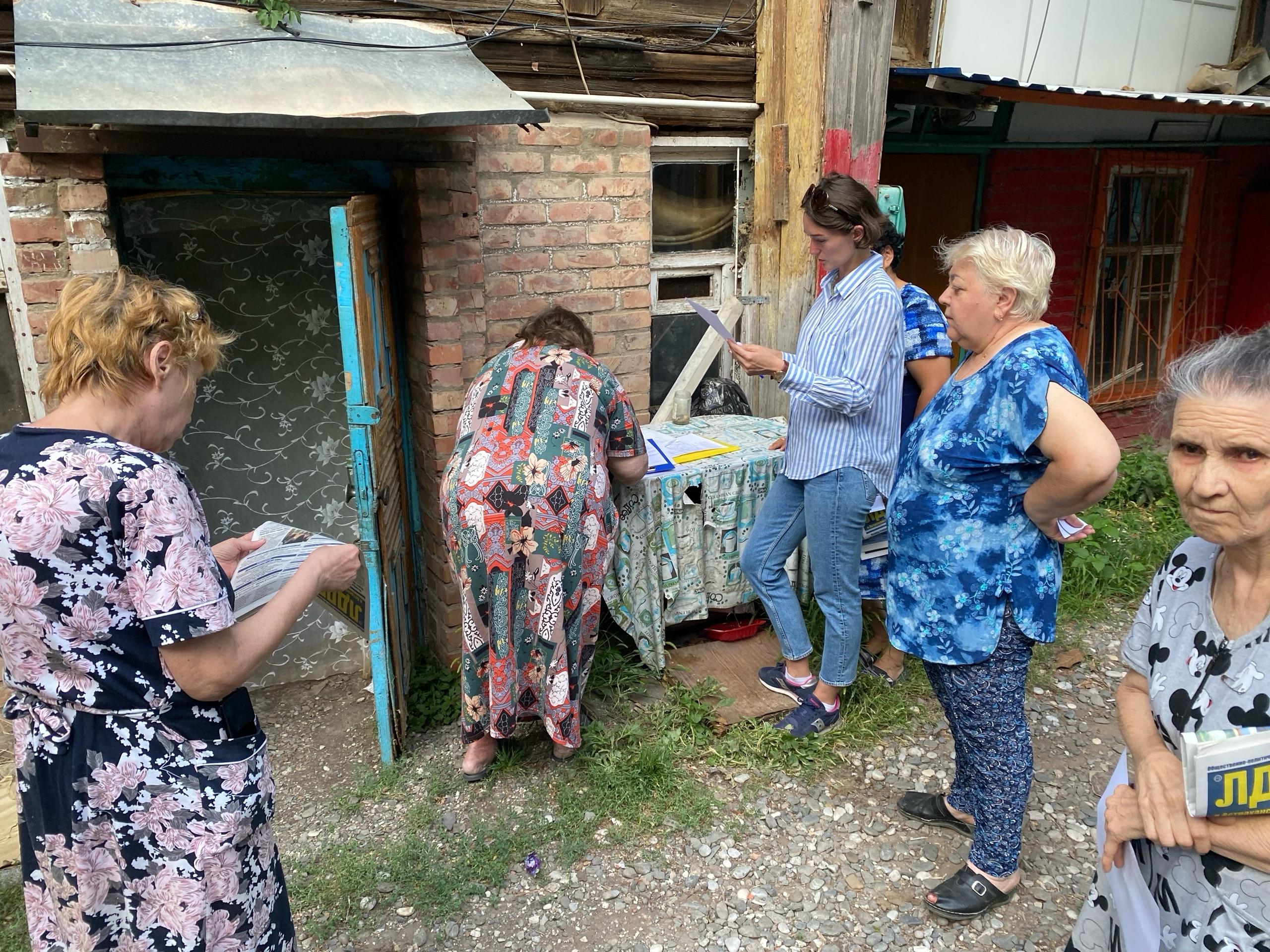 Жители Астрахани вместе с ЛДПР добились запрета точечной застройки Жители Астрахани вместе с ЛДПР добились запрета точечной застройки