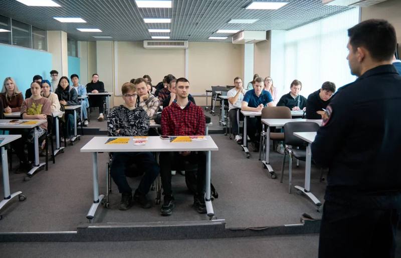 Студентам IT-специальностей рассказали о работе подразделений по борьбе с киберпреступностью Студентам IT-специальностей рассказали о работе подразделений по борьбе с киберпреступностью