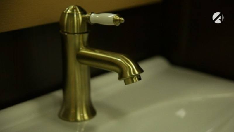 Безопасно ли пить воду из-под крана?