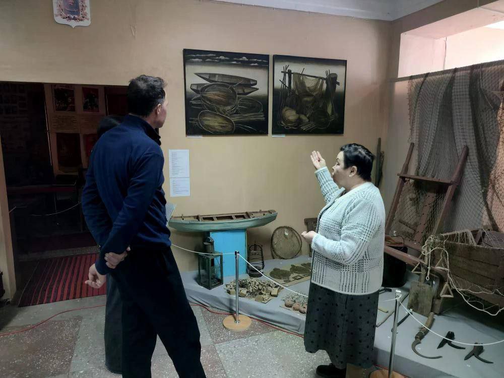 Голландский велосипедист посетил музей рыболовства в Астраханской области