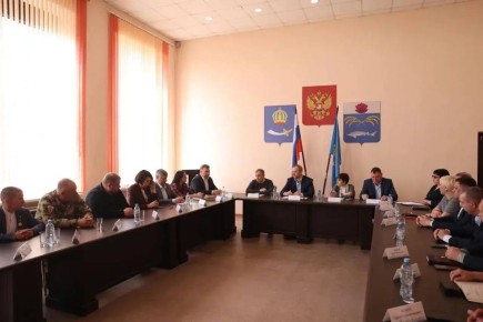 Более 70 поездок «за ленточку» с начала СВО: астраханские активисты рассказали Евгению Грачеву и Ирине Гусевой о работе волонтерских групп в Камызякском районе