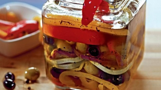 Наслаждайтесь зимними овощами: простой рецепт маринованного салата